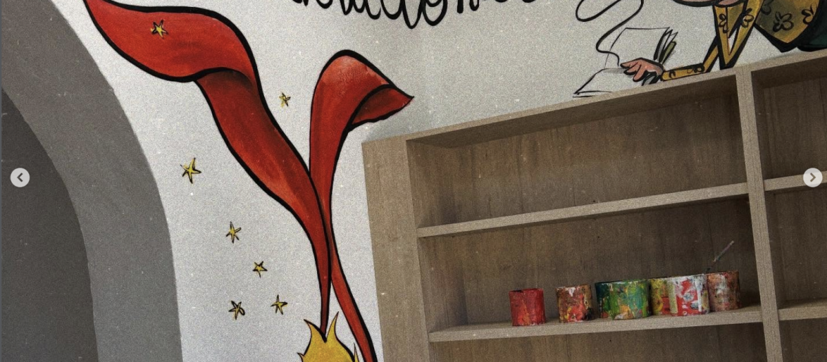 Murales en la biblioteca más pequeña de Cataluña, en L’Argentera, Tarragona, pintado por el ilustrador Joan Turu