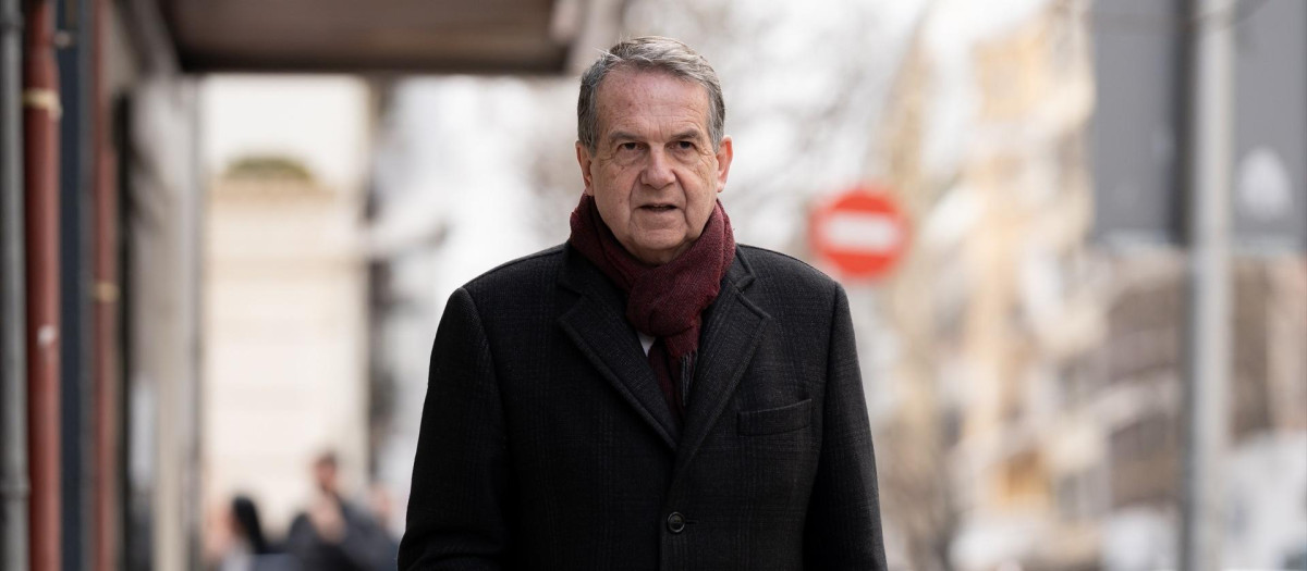 El alcalde de Vigo, Abel Caballero, a su llegada a la reunión de la Comisión Ejecutiva Federal del PSOE, en la sede del PSOE, a 10 de marzo de 2025, en Madrid (España).

Diego Radamés / Europa Press
10 MARZO 2025;PSOE;COMISIÓN;EJECUTIVA;FEDERAL;REUNIÓN;
10/3/2025