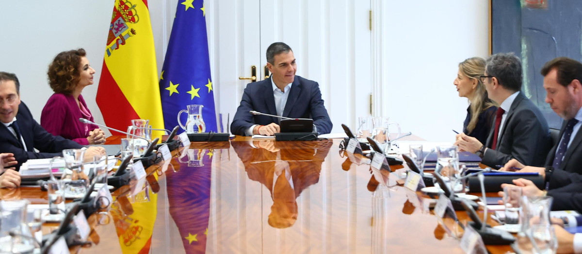 Pedro Sánchez y Yolanda Díaz, en el Consejo de Seguridad Nacional celebrado este martes
