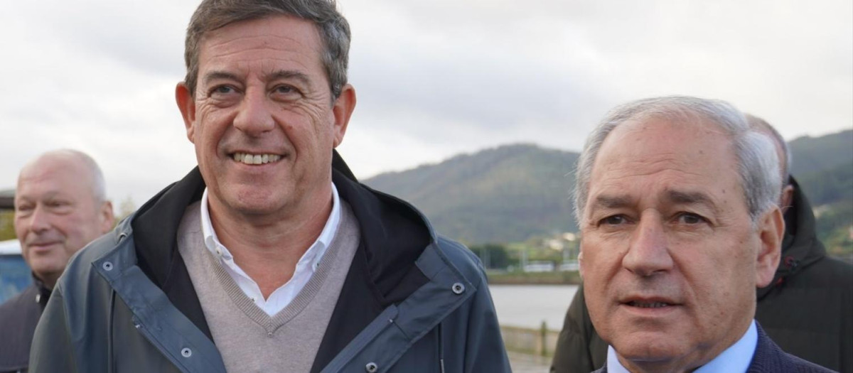 (Foto de ARCHIVO)
El candidato a la presidencia de la Xunta por el PSdeG, Xosé Ramón Gómez Besteiro, con el secretario provincial del partido y presidente de la Diputación de Lugo, José Tomé.

REMITIDA / HANDOUT por PSDEG-PSOE
Fotografía remitida a medios de comunicación exclusivamente para ilustrar la noticia a la que hace referencia la imagen, y citando la procedencia de la imagen en la firma
09/11/2023