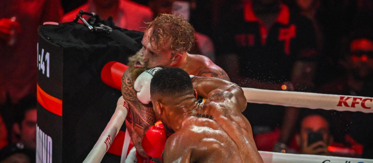Anthony Joshua noquea a Jake Paul en el Kaseya Center de Miami