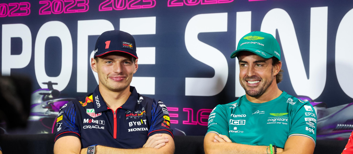 VERSTAPPEN Max (ned), Red Bull Racing RB19, ALONSO Fernando (spa), Aston Martin F1 Team AMR23, portrait during the 2023 Formula 1 Singapore Airlines Singapore Grand Prix, 15th round of the 2023 Formula One World Championship from September 15 to 17, 2023 on the Marina Bay Street Circuit, in Singapore - Photo Florent Gooden / DPPI