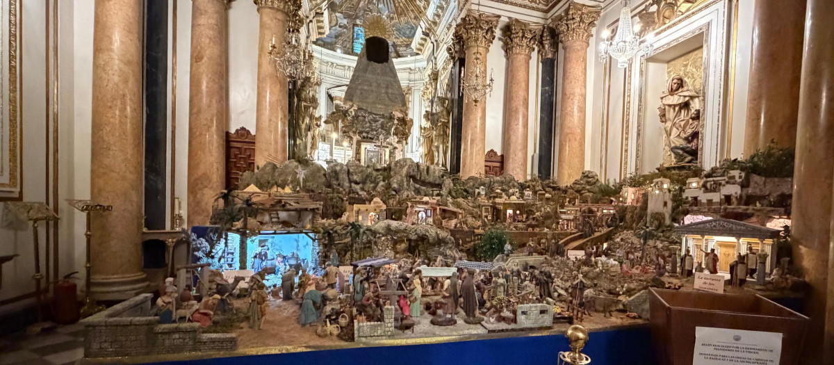 Imagen del Belén instalado en el Camarín de la Basílica de la Virgen de los Desamparados.