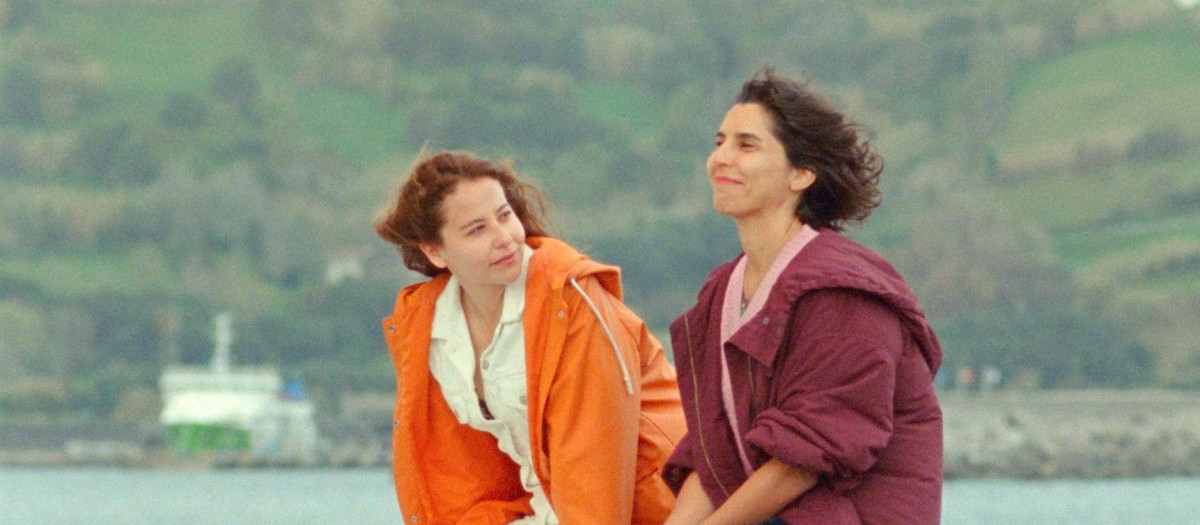 MIrene Escolar y Agustina Muñoz, en Ariel, de Lois Patiño