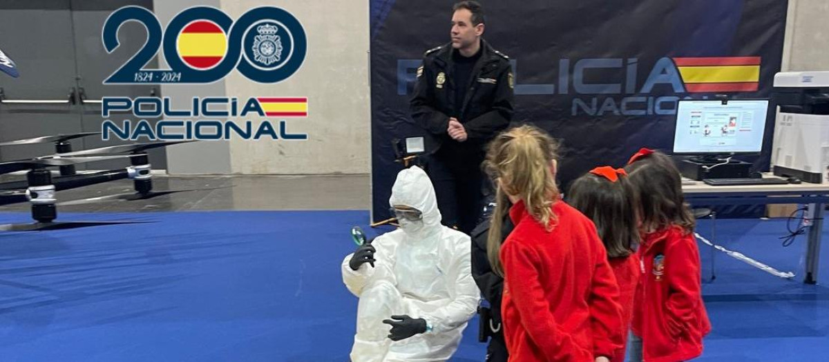 Imagen de las actividades de la Policía Nacional en Expojove Valencia 2025