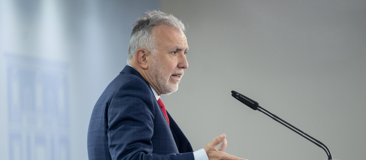 El ministro de Política Territorial y Memoria Democrática, Ángel Víctor Torres