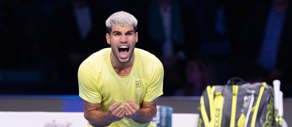 (Foto de ARCHIVO)
13 November 2025, Italy, Turin: Spanish tennis player Carlos Alcaraz celebrates defeating Italian Lorenzo Musetti during their men's singles group stage match of the ATP World Tour Finals at the Inalpi Arena. Photo: Jon Buckle/PA Wire/dpa

13/11/2025 ONLY FOR USE IN SPAIN