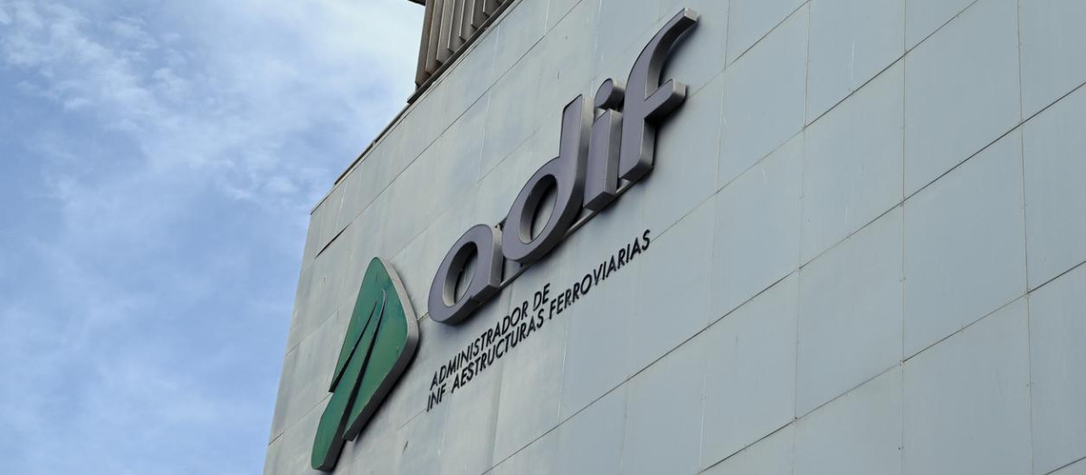 Edificio de Adif en Cádiz.