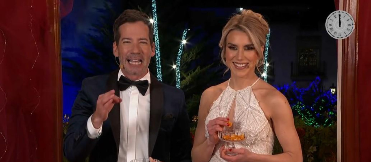 Maria Fuster i Ferran Cano presentaron las Campanadas de À Punt