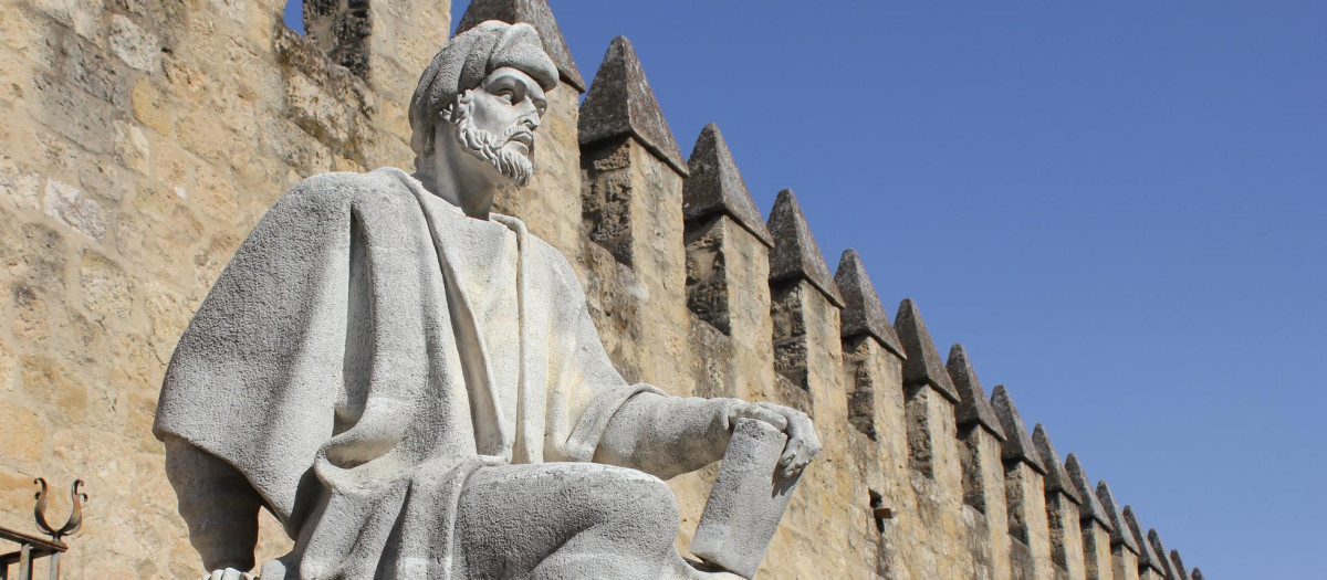 Estatua de Averroes en su Córdoba natal