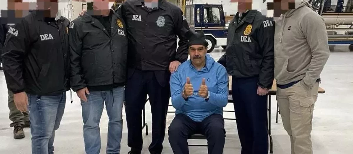 Nicolás Maduro posando ante las cámaras a su llegada a Nueva York