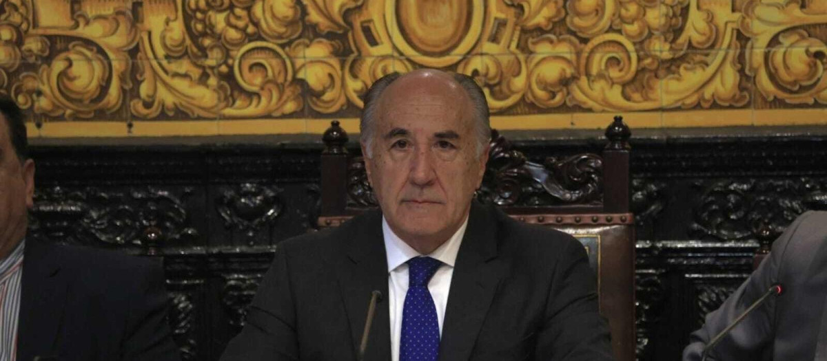 El alcalde de Algeciras (Cádiz), José Ignacio Landaluce, en el último pleno municipal de 2025