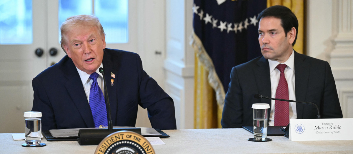 El presidente Donald Trump y el secretario de Estado Marco Rubio durante una reunión con las petroleras