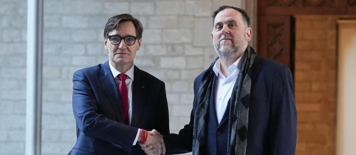 El presidente catalán, Salvador Illa, recibe al líder de ERC, Oriol Junqueras