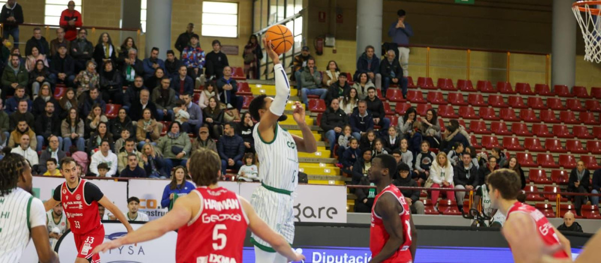 Imagen del duelo entre el Coto Córdoba y la Cultural Leonesa
