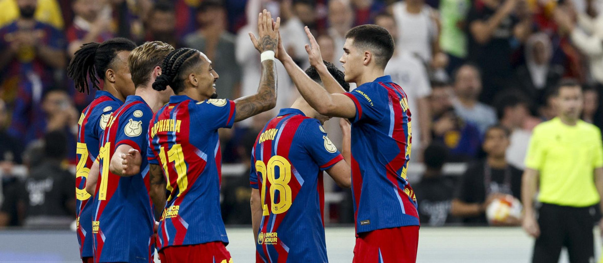 Los jugadores del Barcelona, con la cuarta equipación de esta temporada