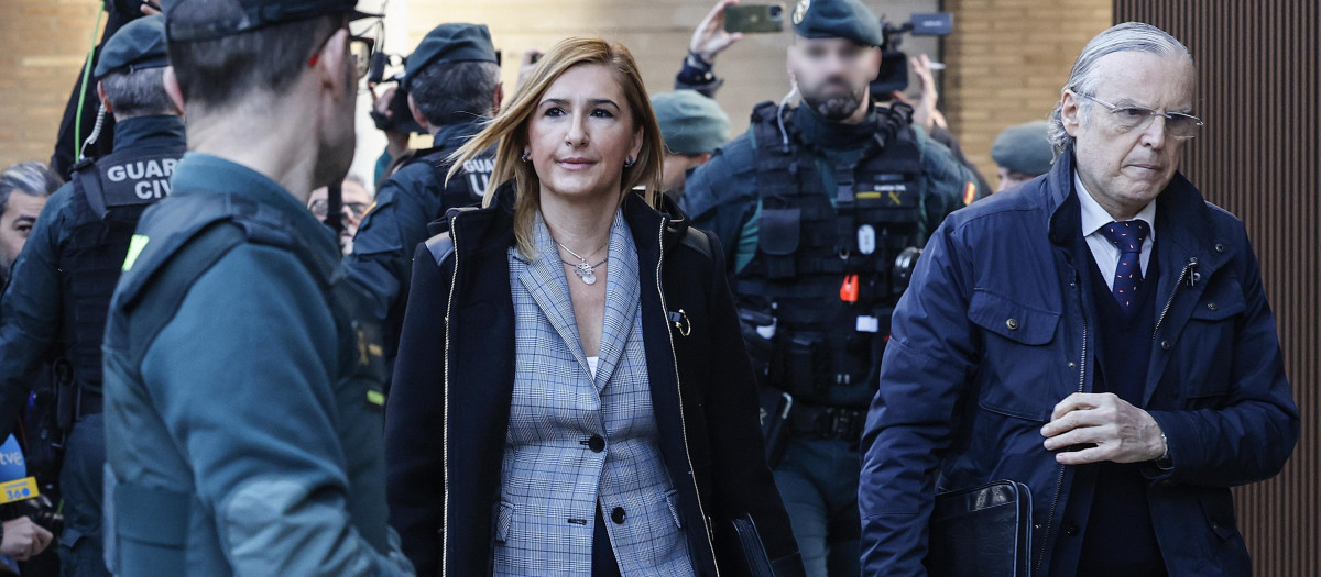 Imagen de Salomé Pradas entrando al Juzgado de Catarroja.