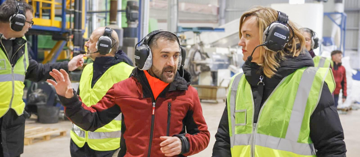 Pilar Alegría, en un acto de su frenética precampaña