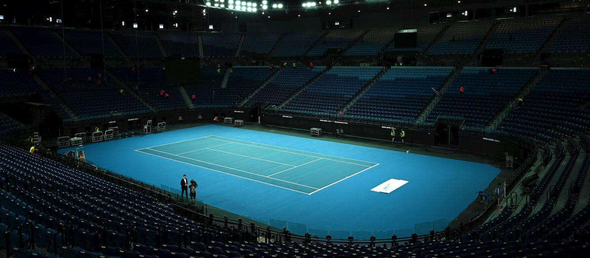 (Foto de ARCHIVO)
29 December 2025, Australia, Melbourne: A general view of Rod Laver Arena after crews complete line-marking and painting of the Melbourne sign and court at Rod Laver Arena during preparations for the 2026 Australian Open tennis tournament at Melbourne Park. Photo: James Ross/AAP/dpa

29/12/2025 ONLY FOR USE IN SPAIN