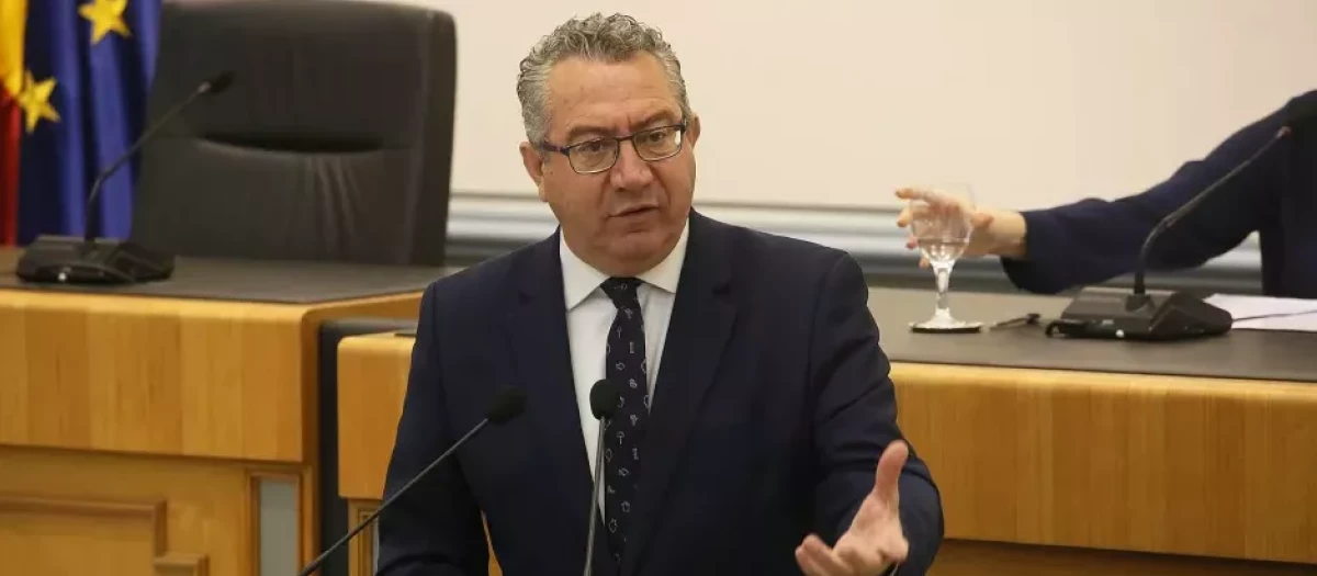 El presidente de la Diputación de Alicante, Toni Pérez, durante el Debate del estado de la provincia
