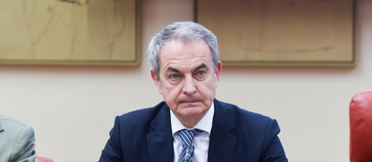 El expresidente del Gobierno José Luis Rodríguez Zapatero durante el acto de homenaje a José Enrique Serrano Martínez