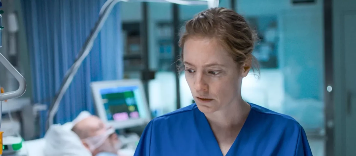 Leonie Benesch, como Floria, en un fotograma de Turno de guardia