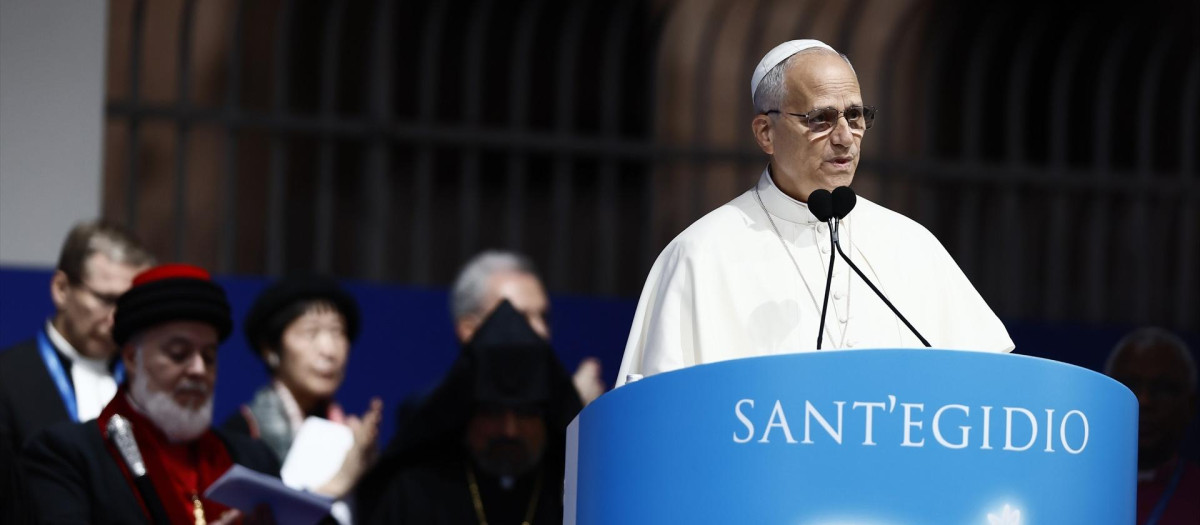 (Foto de ARCHIVO)
28 October 2025, Italy, Rome: Pope Leo XIV speaks during a Meeting for Peace, promoted by the Community of Sant'Egidio, outside the Colosseum in Rome. Photo: Cecilia Fabiano/LaPresse via ZUMA Press/dpa

Cecilia Fabiano/LaPresse via ZUM / DPA
28/10/2025 ONLY FOR USE IN SPAIN