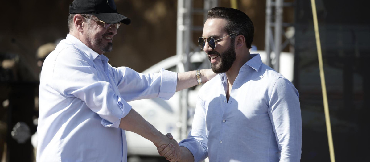 El presidente de Costa Rica Rodrigo Chaves y el presidente de El Salvador Nayib Bukele