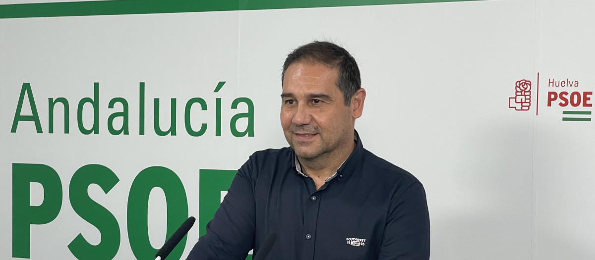 José Luis Ramos, nuevo asesor del PP, en su etapa como diputado nacional y portavoz del PSOE de Huelva