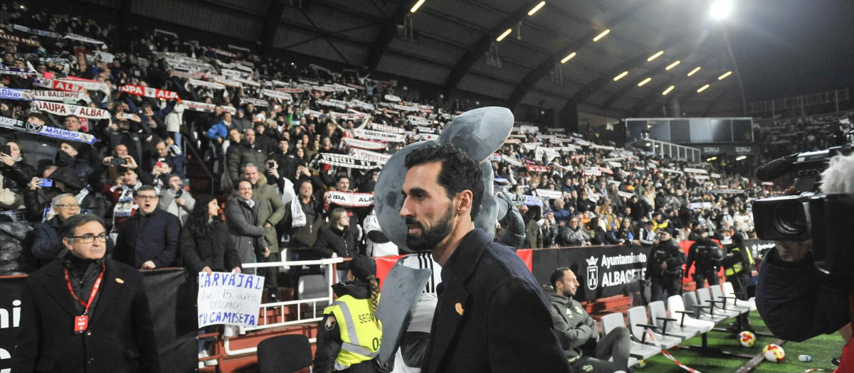 El entrenador del Real Madrid Álvaro Arbeloa durante el partido de octavos de final de la Copa del Rey