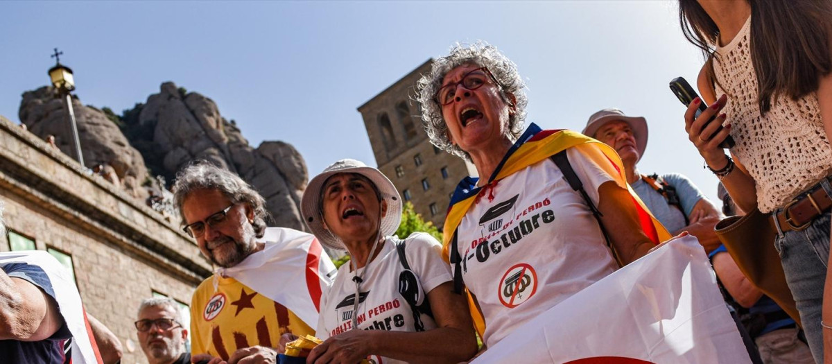 Manifestantes durante la protesta de la ANC en Montserrat el pasado 23 de junio
