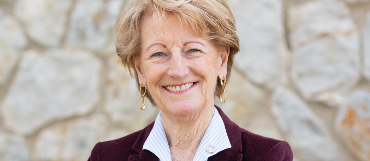 Kate Mentink, distinguida por Carlos III