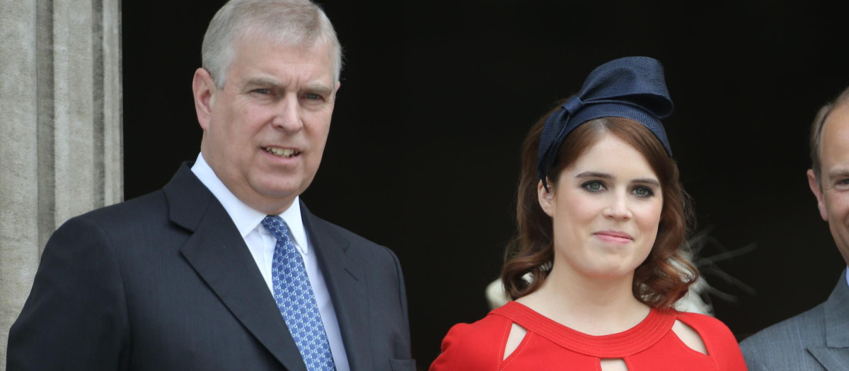 Eugenia de York, junto a su padre