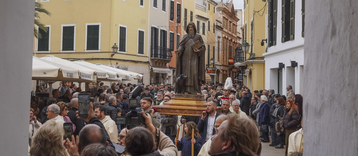 Un momento de la procesión