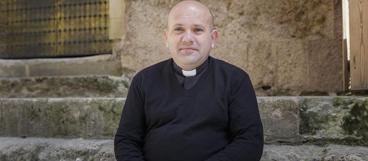 El sacerdote Adolfo Ariza