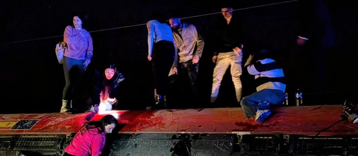 El accidente ha provocado una suspensión del servicio entre Andalucía y Madrid