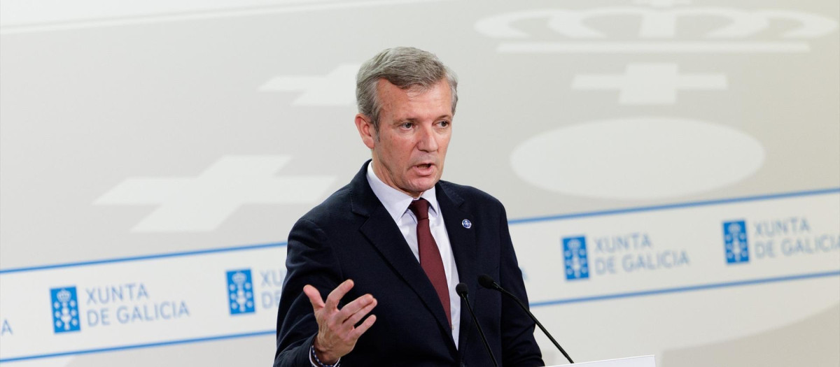 (Foto de ARCHIVO)
O titular do Executivo galego, Alfonso Rueda, acompañado pola conselleira de Economía, María Jesús Lorenzana, na rolda de prensa posterior á reunión do Consello da Xunta. Sala do Consello, 15/12/25.

REMITIDA / HANDOUT por DAVID CABEZÓN @ XUNTA
Fotografía remitida a medios de comunicación exclusivamente para ilustrar la noticia a la que hace referencia la imagen, y citando la procedencia de la imagen en la firma
15/12/2025