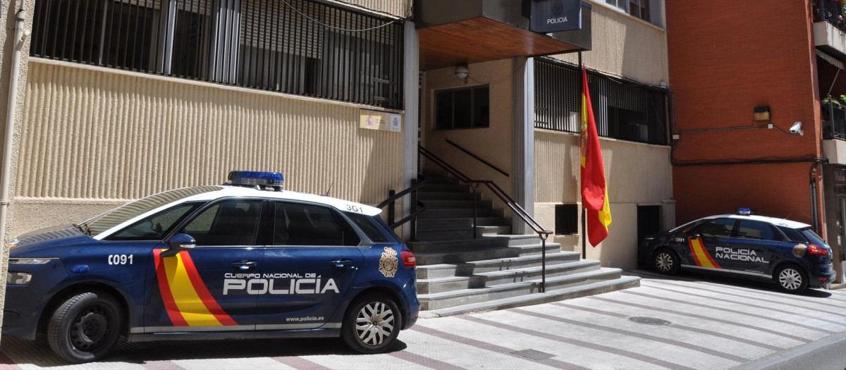 (Foto de ARCHIVO)
Comisaría de Policía Nacional de Puertollano

REMITIDA / HANDOUT por POLICÍA NACIONAL
Fotografía remitida a medios de comunicación exclusivamente para ilustrar la noticia a la que hace referencia la imagen, y citando la procedencia de la imagen en la firma
10/8/2020