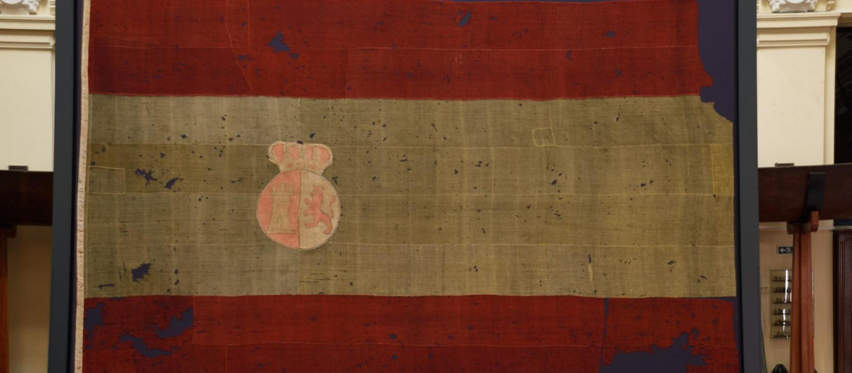 La rojigualda más antigua que conserva España ondeó en Trafalgar bajo el mando de Gravina