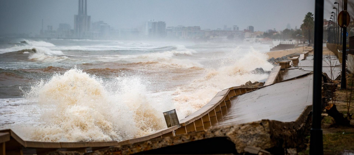 El paseo marítimo de Badalona destrozado por el temporal

KIKE RINCON - EUROPA PRESS
20/1/2026