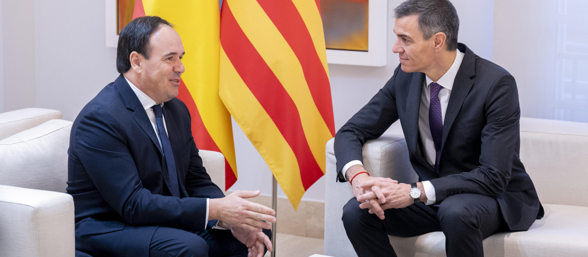 Imagen de la reunión mantenida por Sánchez y Llorca el pasado mes de diciembre