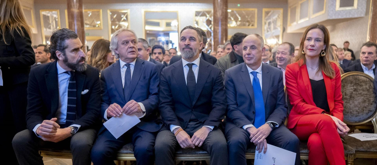 El presidente de Vox, Santiago Abascal, durante el desayuno de Foro Empresarial