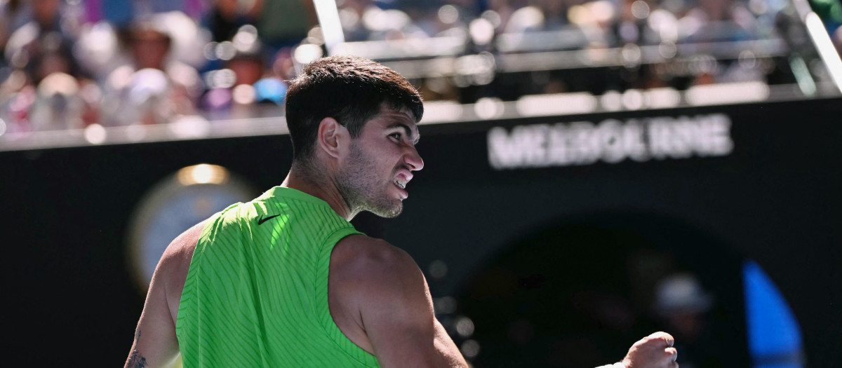 Carlos Alcaraz, en su partido ante Yannick Hanfmann en el Open de Australia