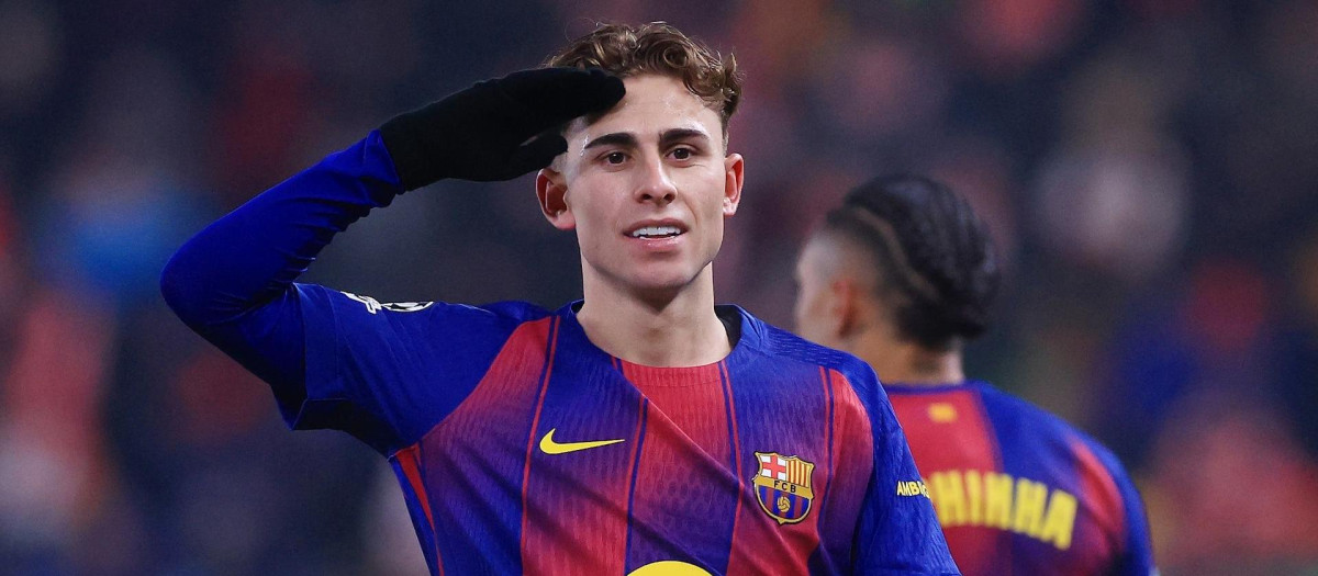 Fermín López celebra uno de sus goles ante el Slavia de Praga