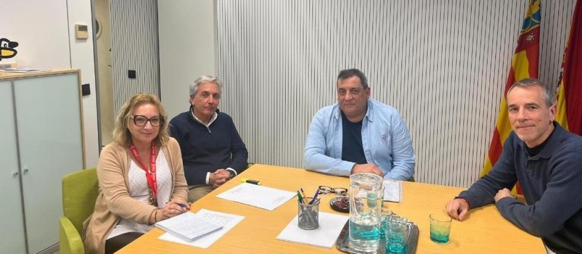 Imagen de la reunión del Comisionado para la Recuperación con las asociaciones de víctimas de la dana