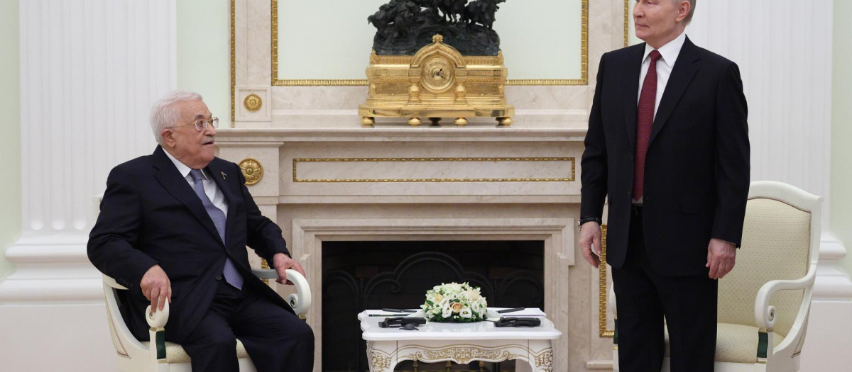 MOSCOW (Russian Federation), 22/01/2026.- Russian President Vladimir Putin (R) attends a meeting with Palestinian President Mahmoud Abbas at the Kremlin in Moscow, Russia, 22 January 2026. (Rusia, Moscú) EFE/EPA/RAMIL SITDIKOV / REUTERS / POOL