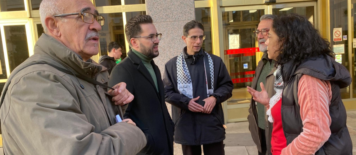 Miembros de la plataforma 'No en nuestro nombre' de Córdoba