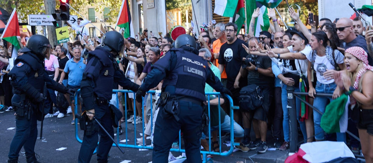 Irene Montero y otros manifestantes propalestinos obligaron a suspender la final de la Vuelta Ciclista el pasado septiembre