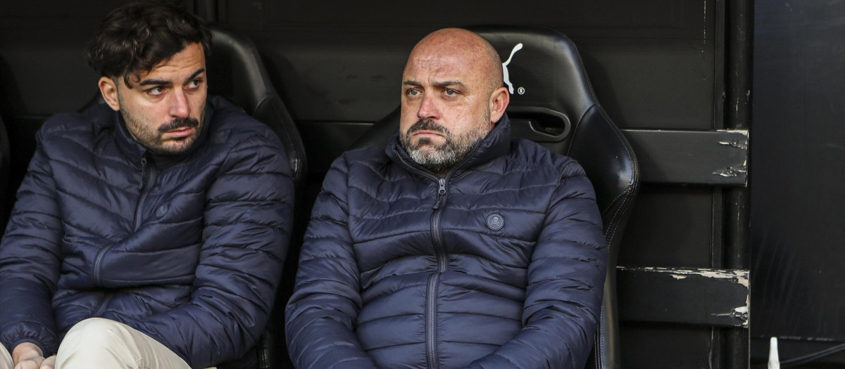 Manolo González, entrenador del Espanyol, en Mestalla