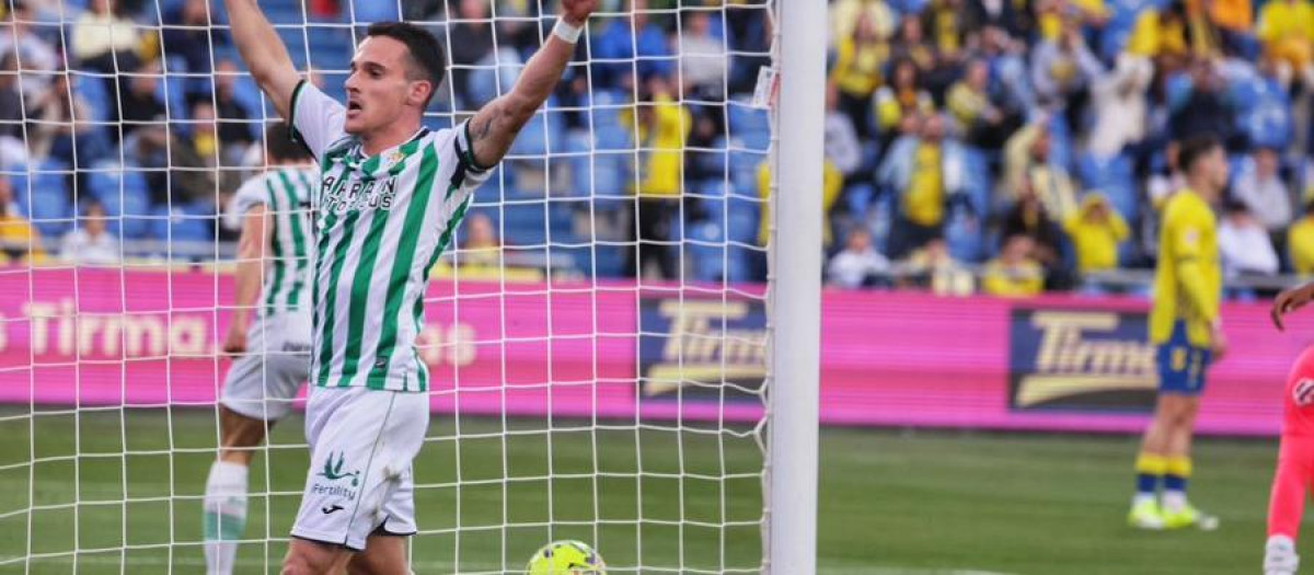 Diego Bri celebra el 0-1